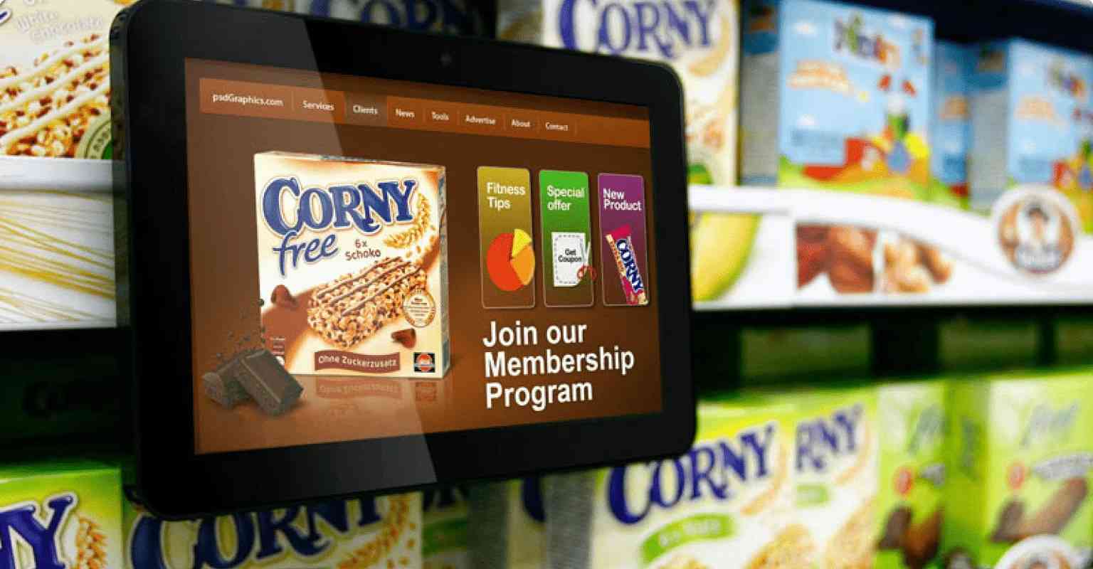 A digital Screen connect on product rack in retail store