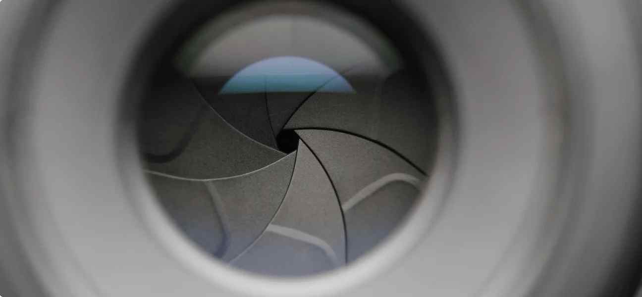Smart camera is shown in this image with is used in retail refrigerator used for monitor material